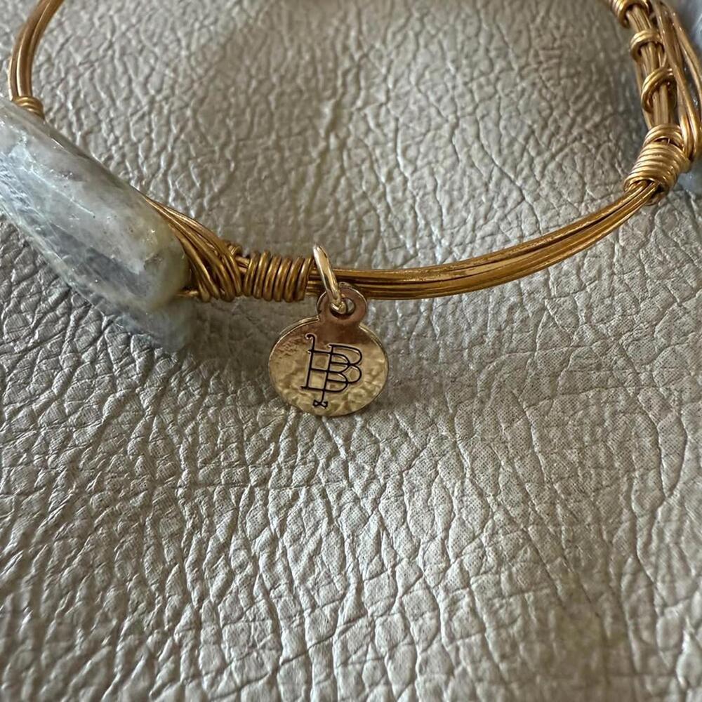 Bourbon & Boweties Gold Wire‎ Bangle - Picture 2 of 3
